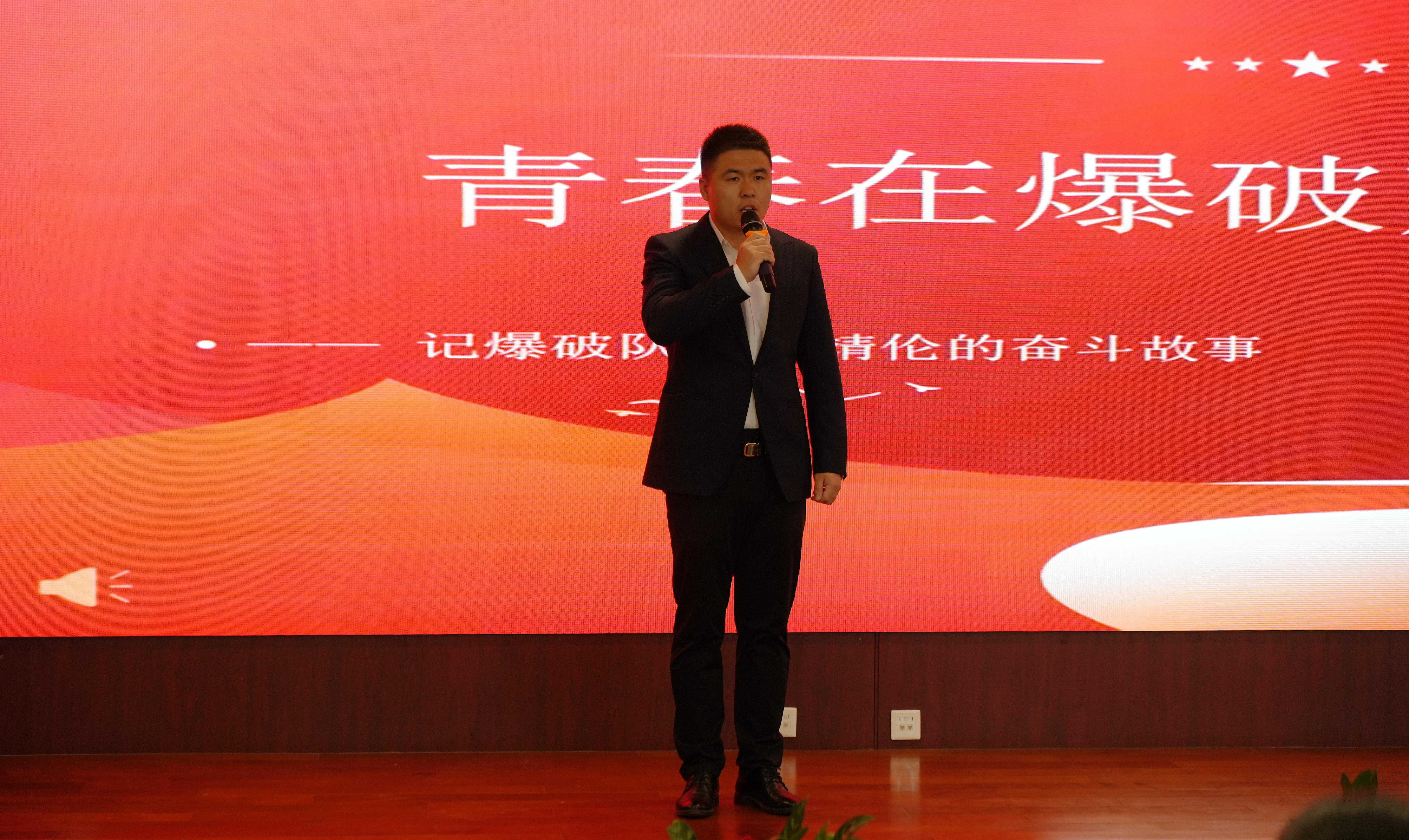 1748931802226261.jpg ÀîÓ¢»Ô(1).jpg